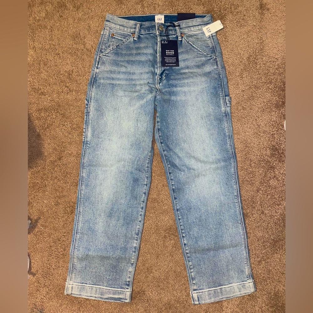 NWT GAP High Rise Carpenter Jeans
BOUTIQUE
Size 4